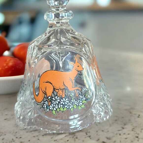 VINTAGE ARTMARK CHICAGO LTD 1990 Rare Mama and Baby Kangaroo Glass Bell - Picture 6 of 7